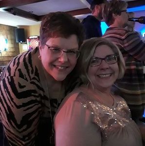 Meet your Posher, Carrie